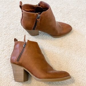 Cognac ankle booties